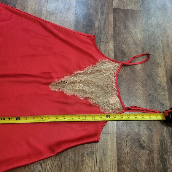 Victoria's Secret Satin Red & Shimmering Gold Lace Babydoll Slip Size Medium - Picture 4 of 8